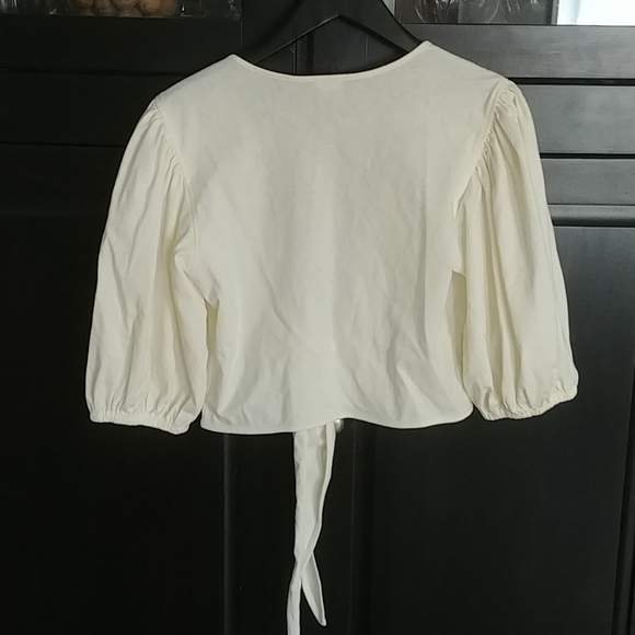 ARITZIA front tie mid length puff sleeve cream top - Picture 3 of 7